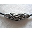 Lederkette mit Metall-Ethnohörnchen